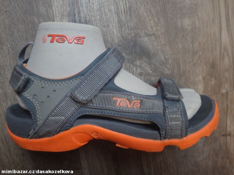 Kvalitní outdoorové sandálky Teva v.33/34