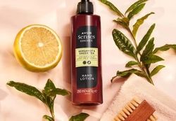 Luxusné mléko na ruce s vůní zeleného čaje a berga