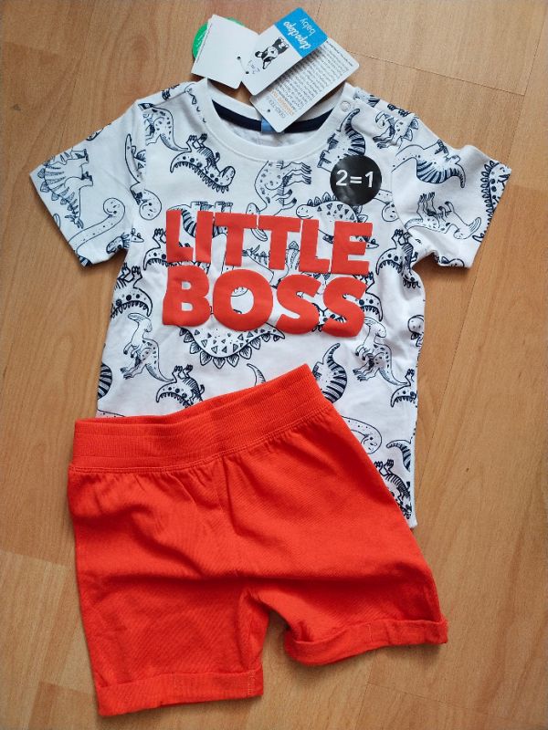 Letní komplet: kraťasy + tričko s dinosaury