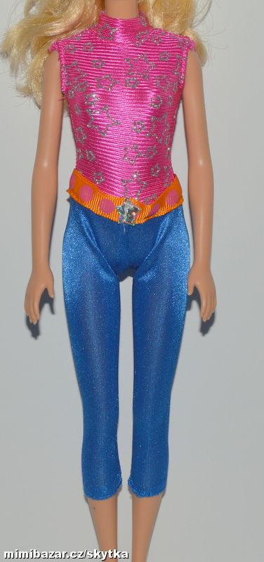  + + + OBLEČENÍ PRO PANENKU BARBIE + + + 