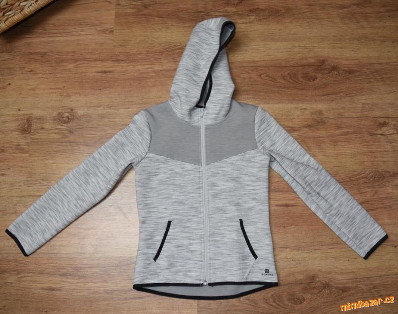 Šedá sportovní mikina