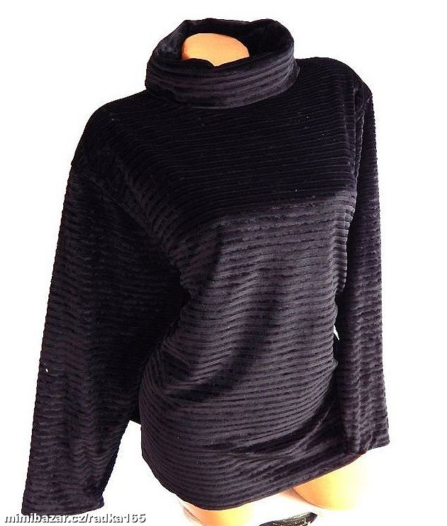 Černý sametový rolák vel.44/46