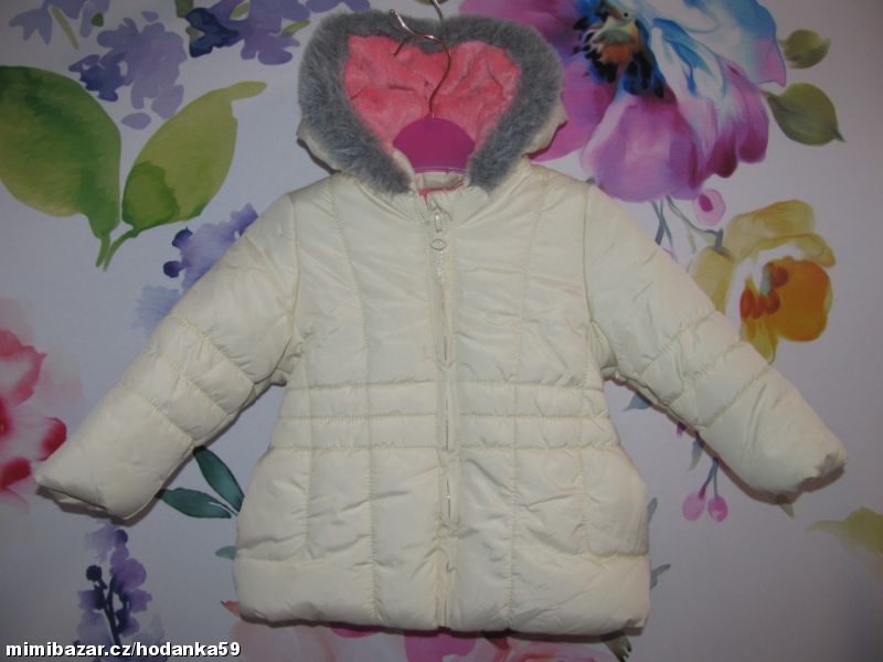Zimní světle žlutá bunda s kapucí vel. 9-12 měs.