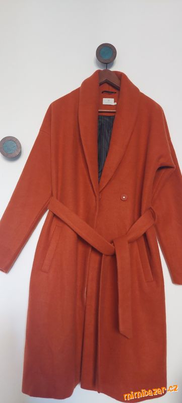 Krásný dámský kabát KAFFEE s vlnou N.O.V.Ý.