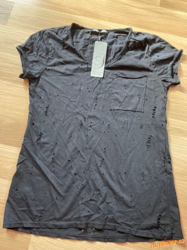 Děrované tričko