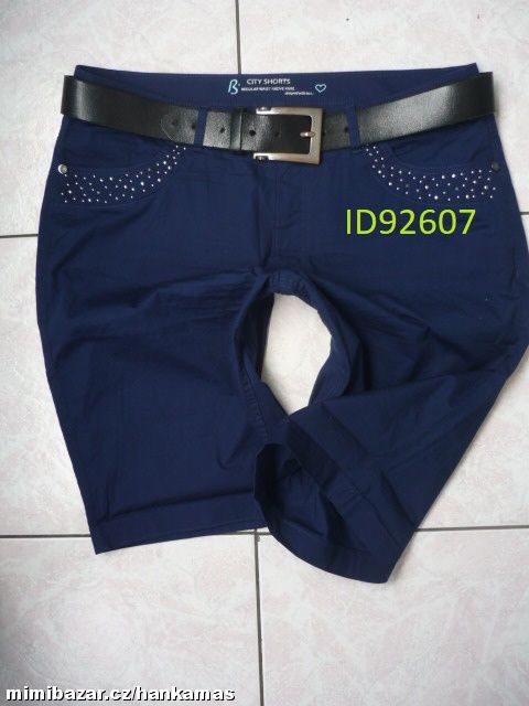 Krásné pružné kraťasy BONITA-EUR42