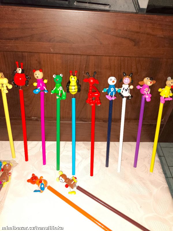 Tužky se dřevěnýn zvířátkem