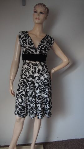 Černobílé tričkovinové šaty s motýlky V.XS