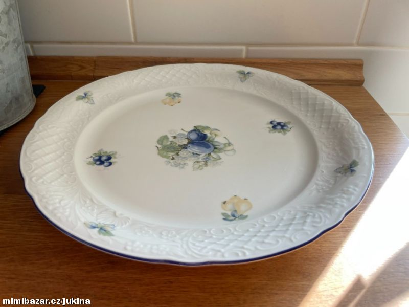velký porcelánový talíř