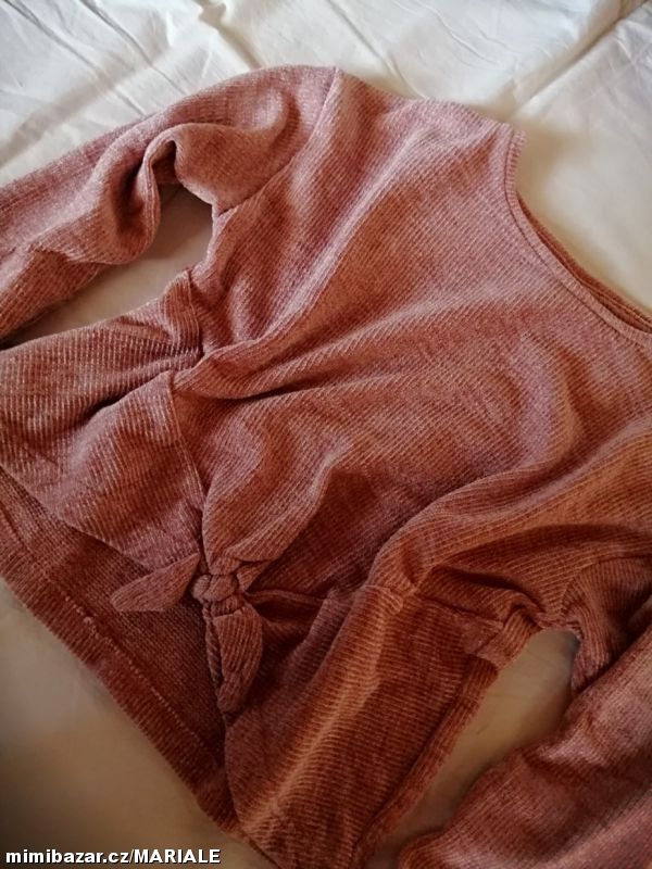 ❤️ KRÁSNÝ DÍVČÍ SVETŘÍK ❤️ VEL. 134 ❤️