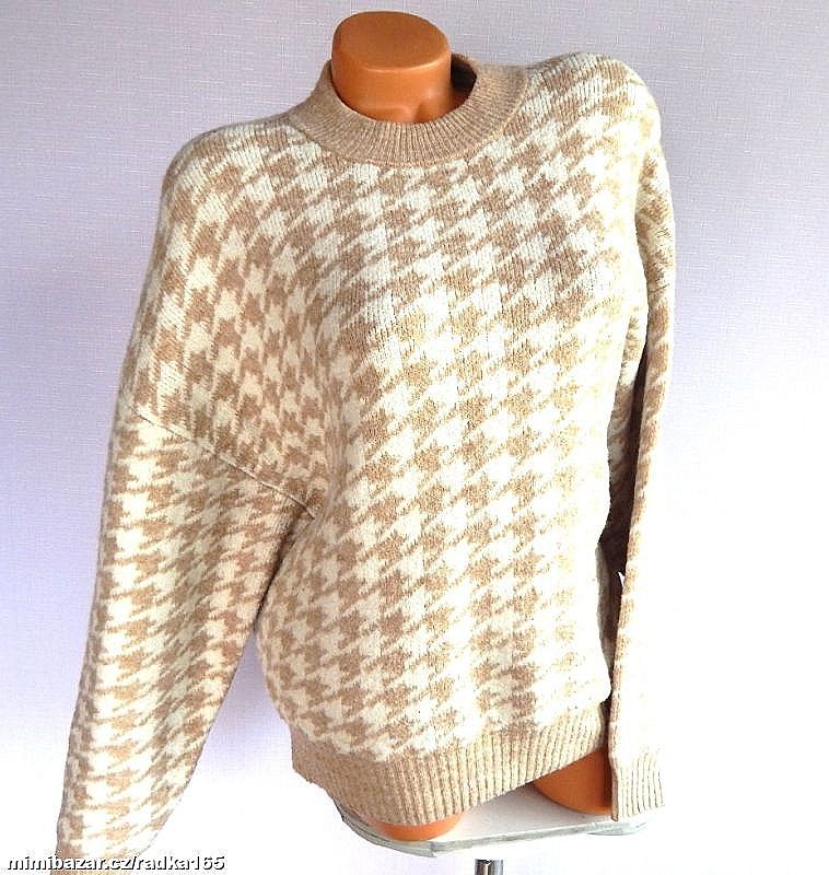 Měkoučký teplý svetr vel.M