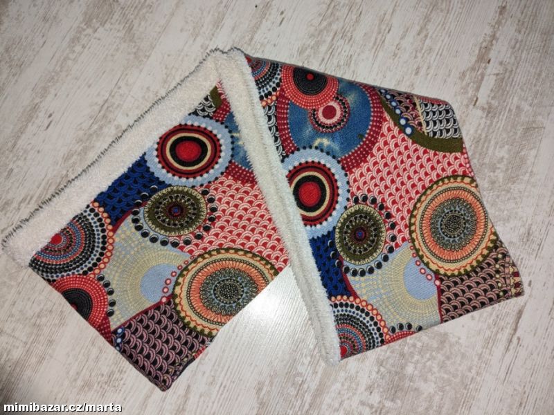 Nákrčník, tunel, šála