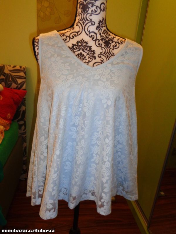 Krásný bleděmodrý krajkový top