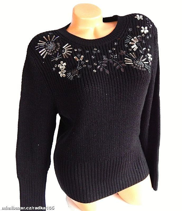 Měkoučký zdobený svetr vel.42