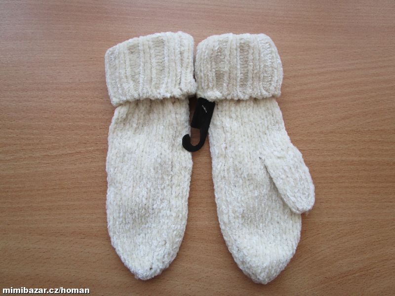 Nové heboučké rukavice z H&M, na 8-11 let