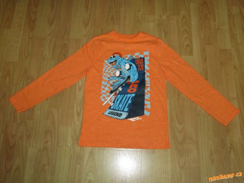 tričko s dinosaurem