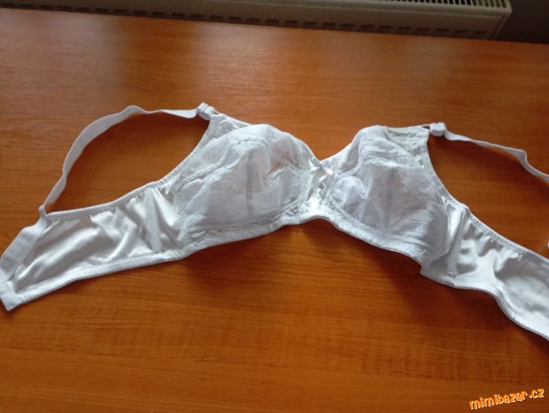 podprsenka bez kostic a výstuže