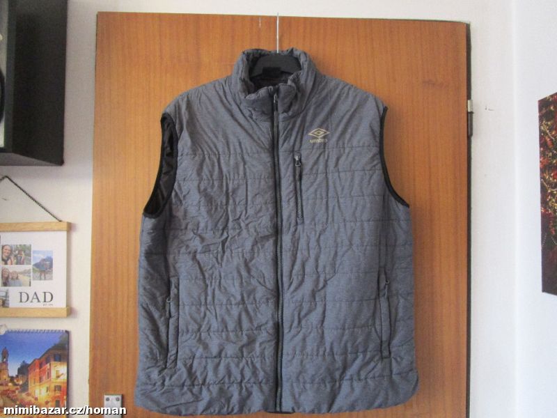 Téměř nová lehká pánská vesta Umbro, vel. XXL