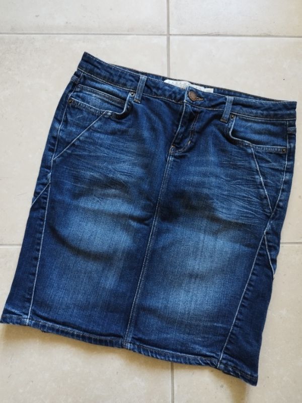 Krásná modrá riflová sukně, elasten Zara v.42 i 40