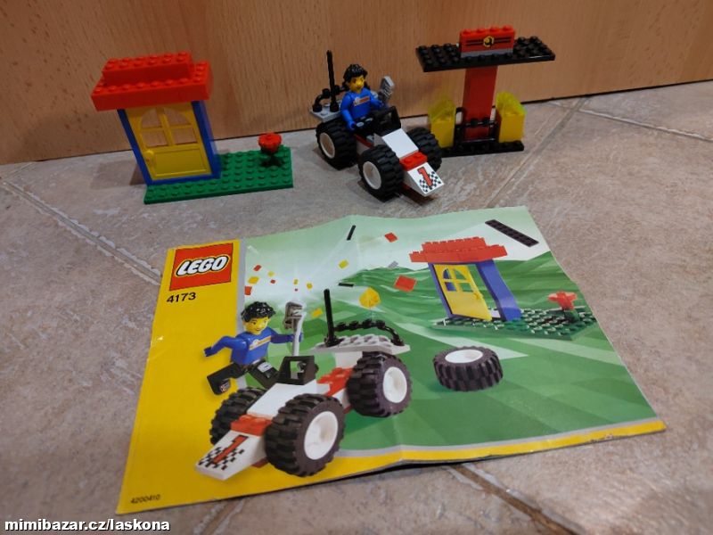 Lego 4173 - Maxova zastávka v boxech
