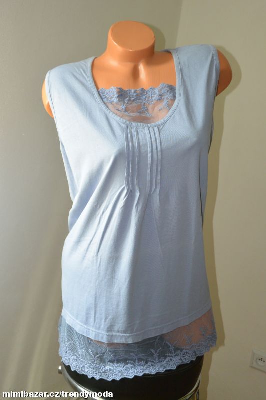 V modrošedé dlouhé tílko s krajkou vel. 46