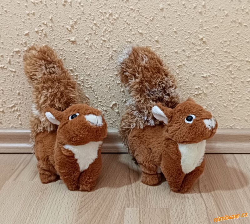 Plyšové veverky, jako N.O.V.É.