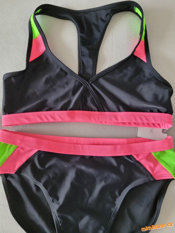 *NOVÉ HOLČIČÍ PLAVKY ČERNÉ*