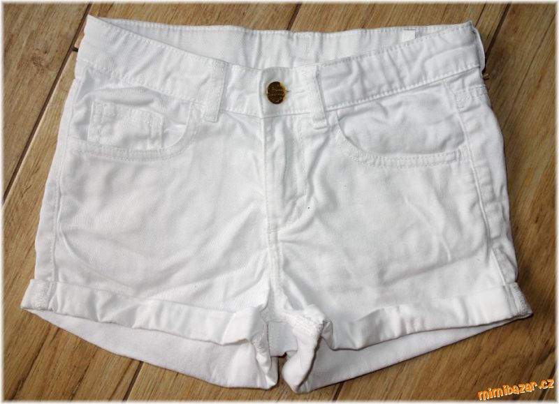 BÍLÉ RIFLOVÉ KRAŤASY