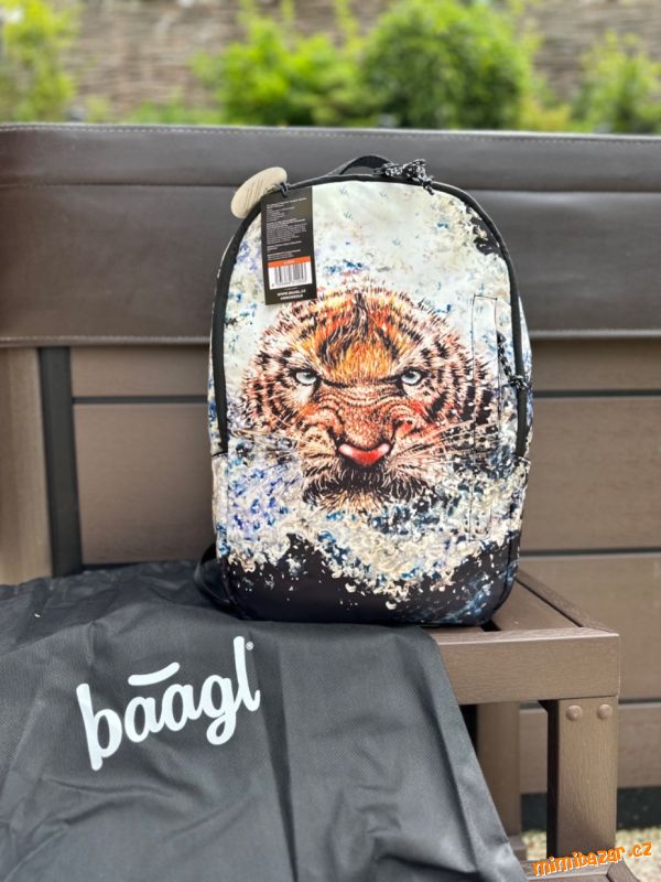 N.o.v.ý školní batoh