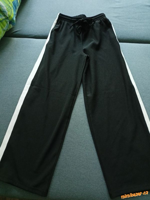 Široké volné kalhoty v pase do gumy