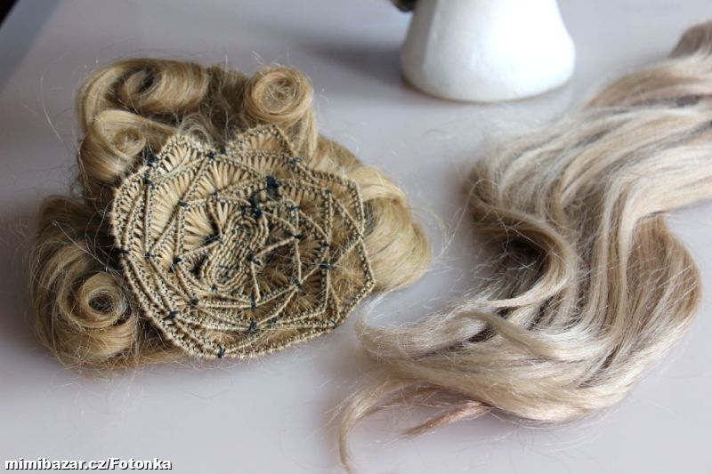 Příčes z pravých vlasů, tmavší blond