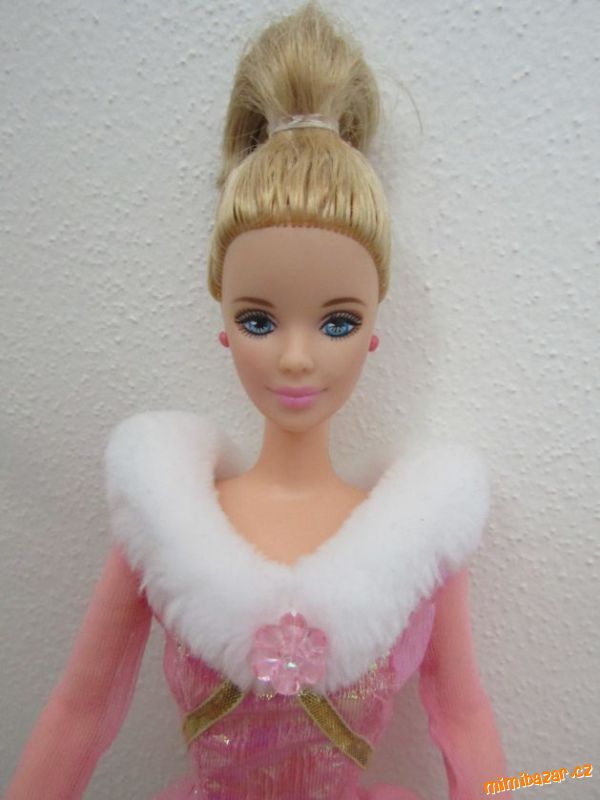 Panenka Barbie JEWEL SKATING 460 Kč