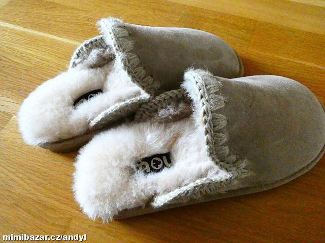 Nové chlupaté zimní kožené pantofle MOU v.37