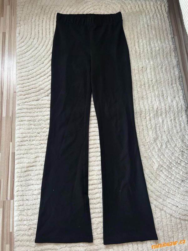 ČERNÉ KALHOTY