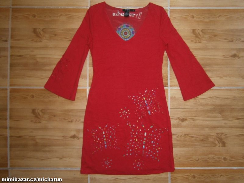 Parádní červené šaty značky DESIGUAL, vel.S