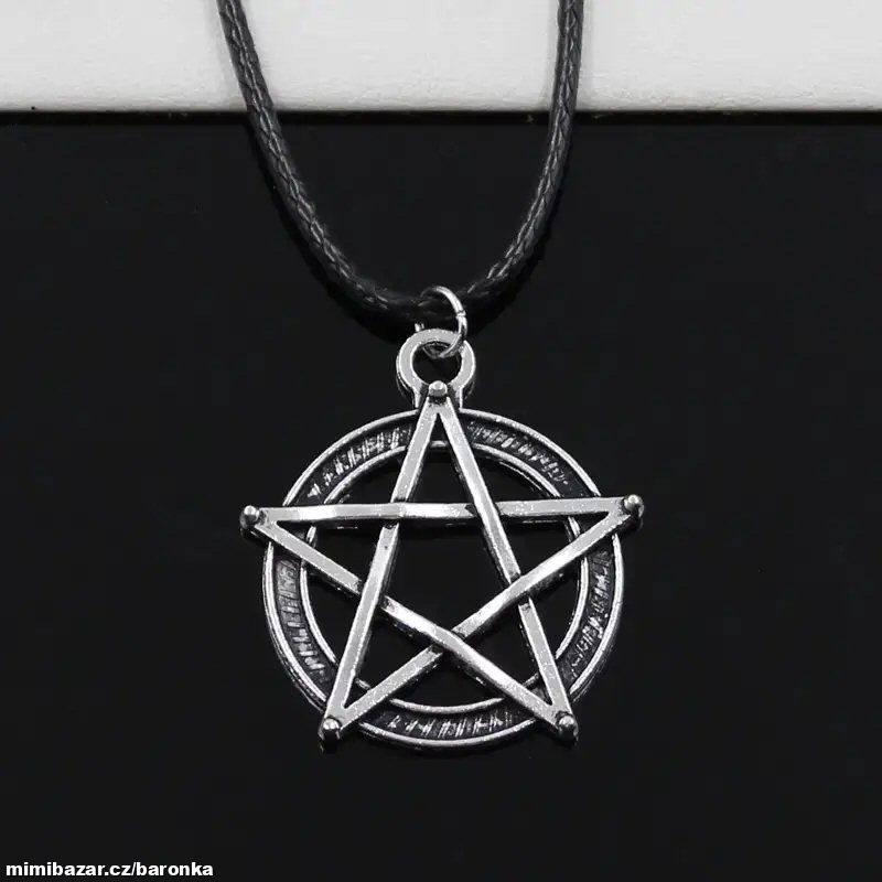 Kovový stříbrný přívěšek pentagram, černá šňůrka