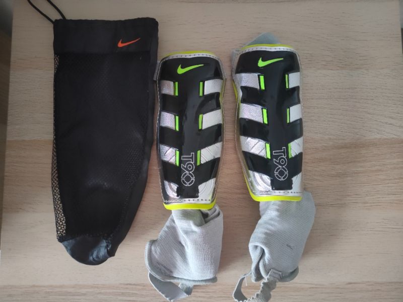 Fotbalové chrániče