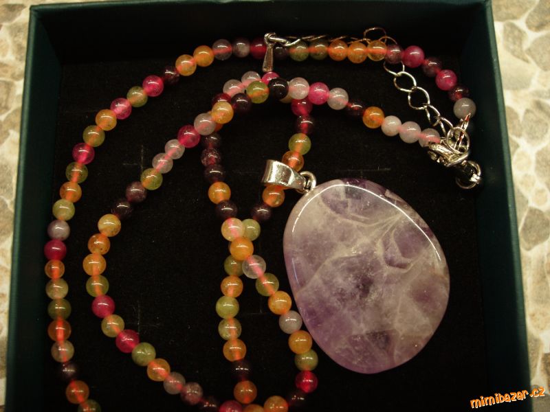 Nádherný velký Ametyst s duhovým Turmalínem