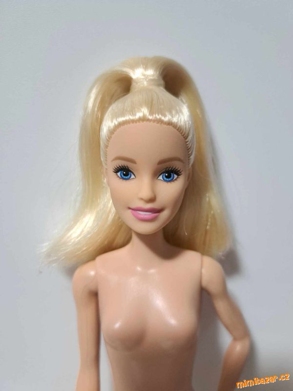 Na prodej Barbie Millie