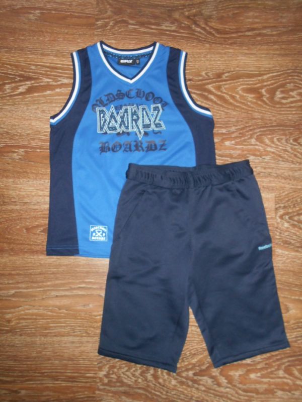 funkční komplet kraťasy + tílko do TV Reebok 140