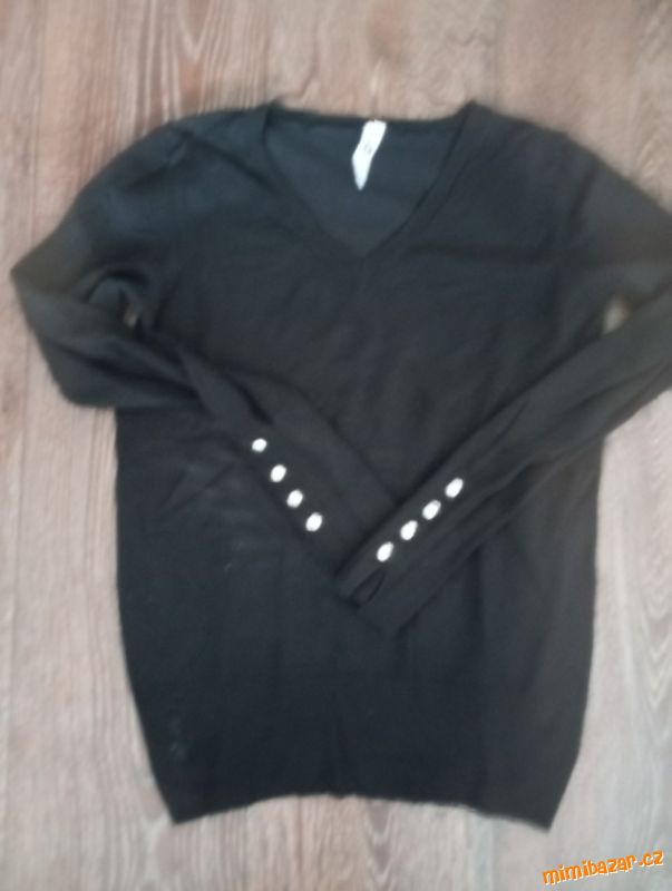 Černý svetřík