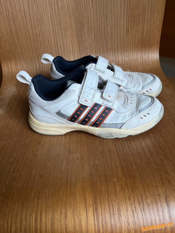 tenisky, sálovky Adidas