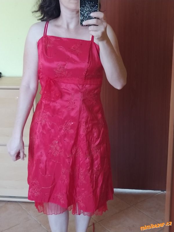 plesové šaty