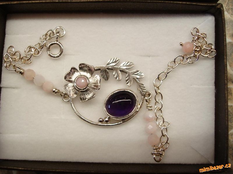 Nádherný stříbrný náramek divoká růže-Ametyst, opál