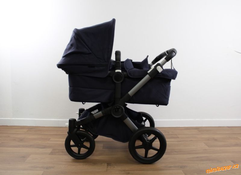 Obrázek k inzerátu: Bugaboo Donkey5 Black Mono - Dark Navy