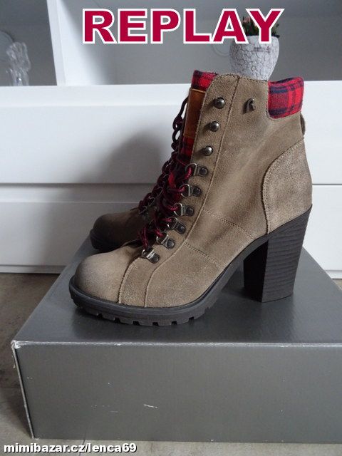 KOŽENÉ KOZAČKY REPLAY