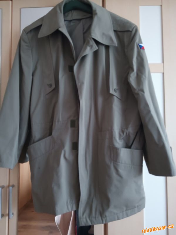 vojenský vycházkový kabát