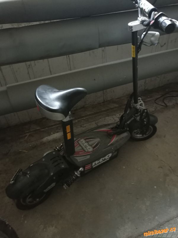 Obrázek k inzerátu: Koloběžka elektrická nitro Scooter sedátko