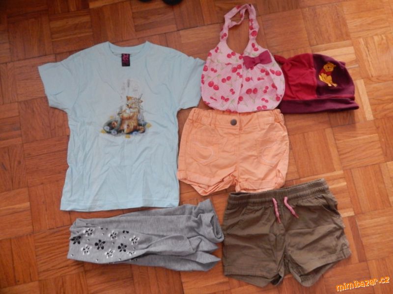 Balík oblečení dívka 104