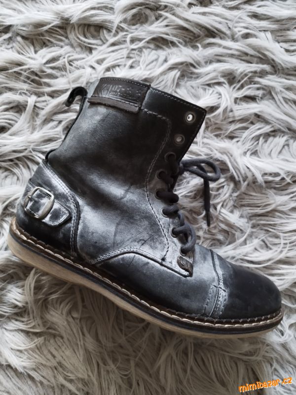 Šedé kožené kotníkové šněrovací boty s kožiškem